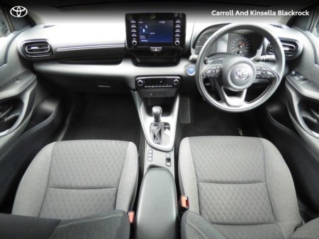 2022 Toyota Yaris Hybrid Luna €21,950 thumbnail