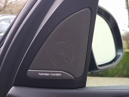 2025 BMW X5 xDrive50e M Sport thumbnail