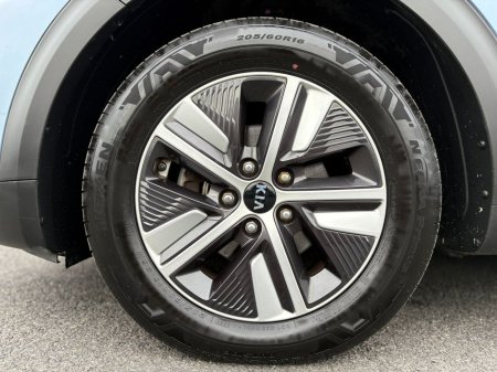 2020 Kia Niro Plug in hybrid €21,995 thumbnail