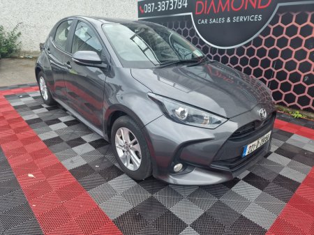 2022 Toyota Yaris 1.0 LUNA 4DR