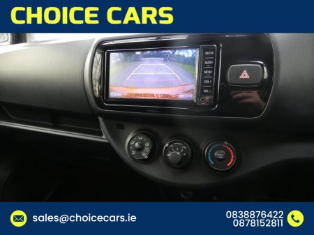 2017 Toyota Vitz - thumbnail 9