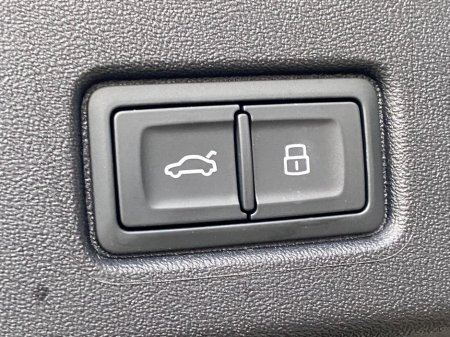 2024 Audi Q4 e-tron 45 Black Edition S-Line Auto EV €44,900 thumbnail