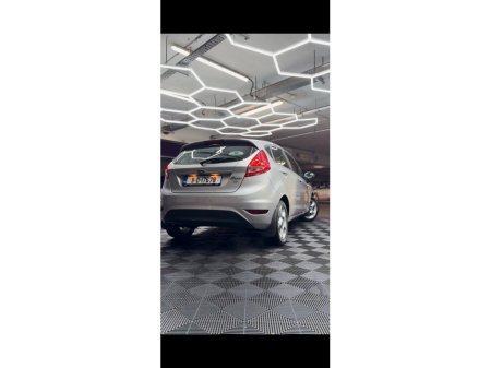 2011 Ford Fiesta - thumbnail 5