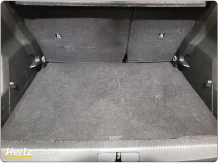 2023 Peugeot 2008 - thumbnail 18