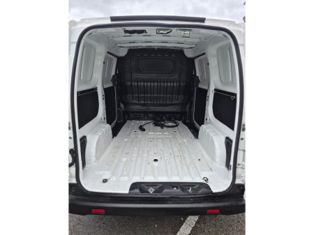 2019 Nissan NV200 - thumbnail 10