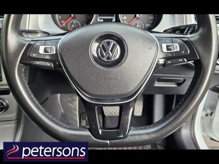 2017 Volkswagen Golf VOLKSWAGEN GOLF 1.2 PETROL AUTOMATIC - LOW MILEAGE €17,950 thumbnail