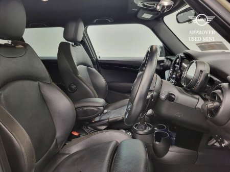 2019 MINI Hatch 5-Door Cooper S Sport €19,975 thumbnail