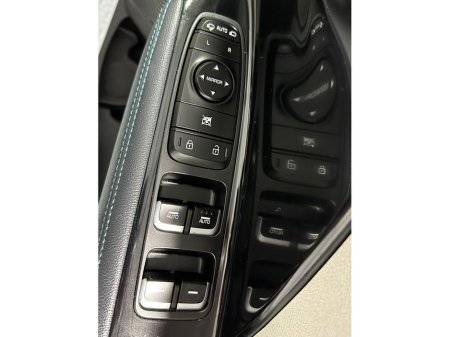 2020 Kia Niro Plug In Hybrid €21,400 thumbnail