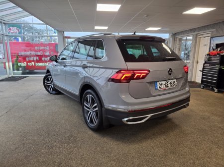 2021 Volkswagen Tiguan ELEGANCE 2.0 TDI MANUAL 6SPEED FWD 150HP 5 5DR €33,950 thumbnail