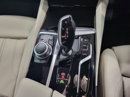 2022 BMW 5 Series - thumbnail 10