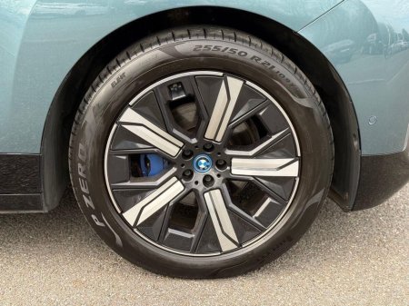 2022 BMW iX - thumbnail 14