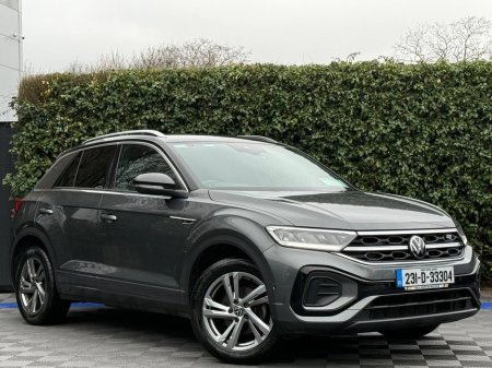 2023 Volkswagen T-Roc R-LINE 1.0 TSI // APPLE CARPLAY/ANDROID AUTO // DIGITAL CLUSTER // 17" R-LINE ALLOYS €27,900 thumbnail