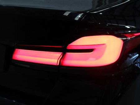 2021 BMW 5 Series - thumbnail 10