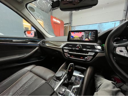 2020 BMW 5 Series €32950 2020 BMW 530E LUXURY EDITION JOY+ 2.0 AUTOMATIC / CRUISE CONTROL / 360° PARKING CAMERA / ELECTRIC MEMORY & HEATED SEATS / HEATED REAR SEATS / AMBIENT LIGHTS €32,950 thumbnail
