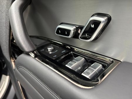 2025 Land Rover Range Rover Sport - thumbnail 17