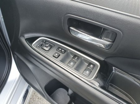 2017 Mitsubishi Outlander - thumbnail 12