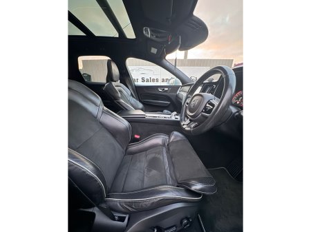 2018 Volvo XC60 2.0 T8 R-DESIGN PRO AWD 303PS AUTO B4 MOMENTUM 197HP 5DR A €29,800 thumbnail