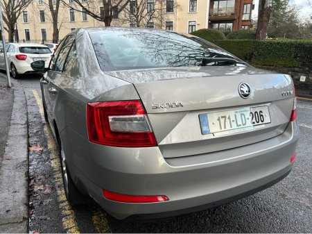 2017 Skoda Octavia AMBITION 1.6 TDI 90HP 4 4DR €10,495 thumbnail