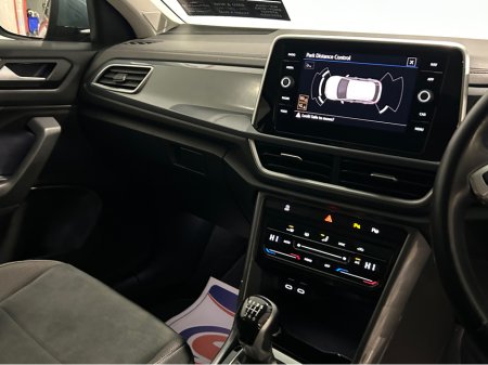 2023 Volkswagen T-Roc STYLE 2.0 TDI MANUAL 6SPEED FWD 116HP €29,950 thumbnail