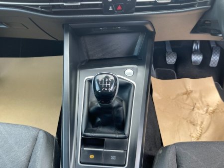 2022 Volkswagen Golf 2.0 TDI Life Estate 5dr Diesel Manual Euro 6 (s/s) (115 ps) thumbnail