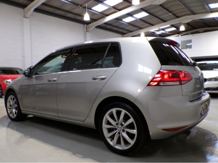 2015 Volkswagen Golf *ONLY 45,000*AUTO*VW GOLF 1.4 TSI HIGH-LINE*COLOUR CAMERA WITH ADAPTIVE CRUISE*UP-GRADED VW ALLOYS*XL MEDIA*HIGH-LINE BODY STYLING*FLAT-BOTTOM SPORT STEERING WHEEL WITH PADDLE SHIFT*RADAR ASSIST**ANTI €14,900 thumbnail