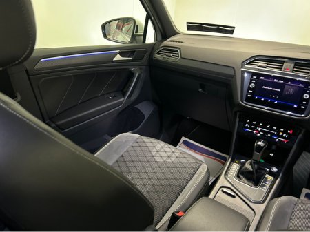 2023 Volkswagen Tiguan R-LINE 1.4 TSI PHEV S- DSG €38,950 thumbnail