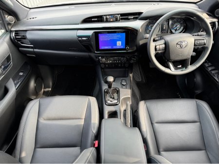 2026 Toyota Hilux 2026 TOYOTA HILUX INVINCIBLE X thumbnail