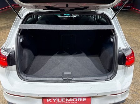 2021 Volkswagen Golf ETSI ACTIVE - FACTORY ALLOYS - DIGITAL DASH - PADDLE SHIFT - REVERSE CAMERA €23,950 thumbnail