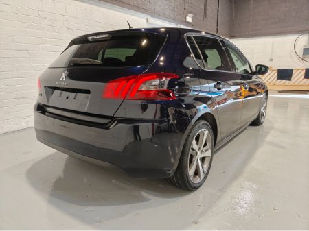 2018 Peugeot 308 - thumbnail 3