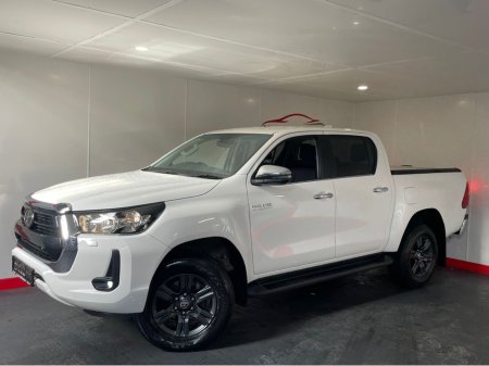 2023 Toyota Hilux - thumbnail 9