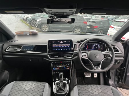 2022 Volkswagen T-Roc R-LINE AUTOMATIC 2.0 DIESEL //HIGH SPEC////HEATED SEATS//ADAPTIVE CRUISE CONTROL//KEYLESS ENTRY//REVERSE CAMERA// €29,950 thumbnail