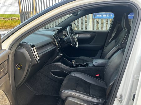 2020 Volvo XC40 - thumbnail 11