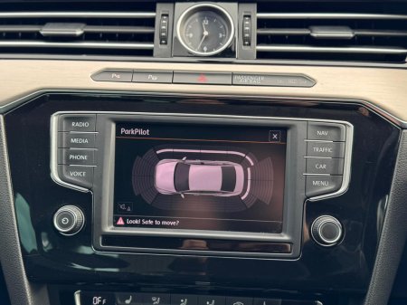 2016 Volkswagen Passat - thumbnail 24