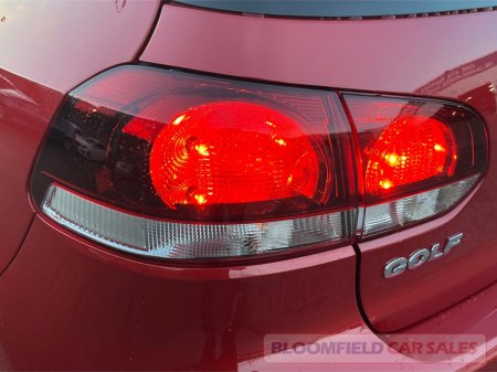 2011 Volkswagen Golf HIGHLINE , SUNROOF // LOW MILEAGE €8,950 thumbnail