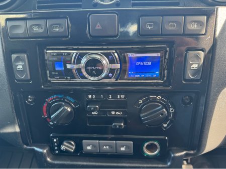 2011 Land Rover Defender - thumbnail 25