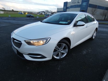 2017 Vauxhall Insignia  €7,925 thumbnail