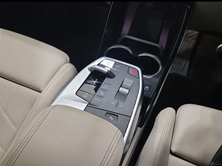 2025 BMW iX2 - thumbnail 10