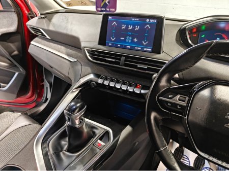 2018 Peugeot 3008 ALLURE 1.2 130 4DR €13,450 thumbnail