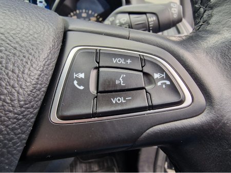 2015 Ford Focus - thumbnail 13