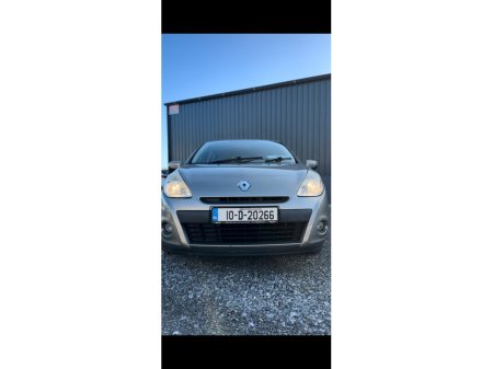 2010 Renault Clio - view 3