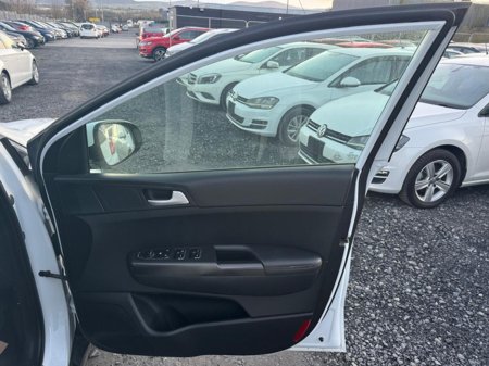 2016 Kia Sportage - thumbnail 11