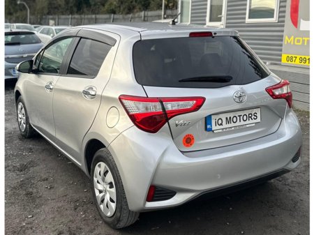 2019 Toyota Vitz - thumbnail 6