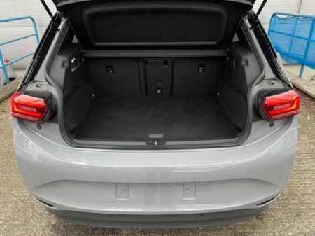 2023 Volkswagen ID.3 FAMILY 58KWH // PANORAMIC SUNROOF // HEATED SEATS // APPLE CARPLAY/ANDROID AUTO €22,450 thumbnail
