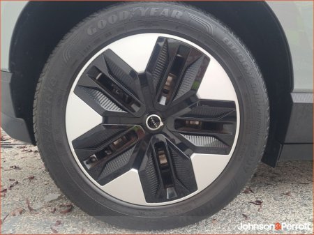 2024 Volvo EX30 Single Motor BEV 272hp Plus *VERY LOW MILEAGE* €34,900 thumbnail