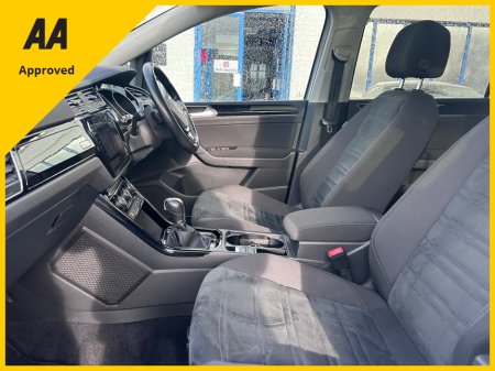 2018 Volkswagen Touran 2018 VOLKSWAGEN TOURAN HIGHLINE 1.4TSI DSG AUTO €23,950 thumbnail