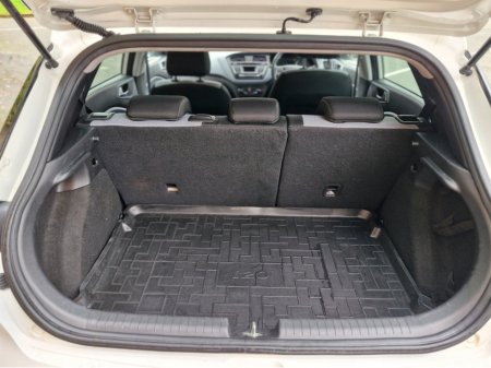 2015 Hyundai i20 - thumbnail 16