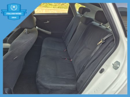 2015 Toyota Prius - thumbnail 17