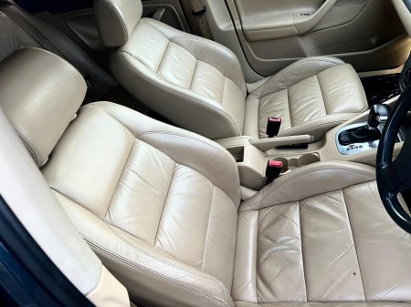 2004 Volkswagen Golf 1.6 COMFORT 5DR 102BHP €3,950 thumbnail