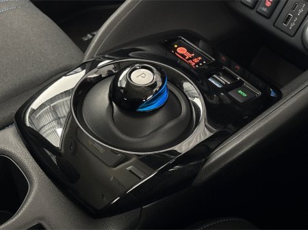 2023 Nissan Leaf PREMIUM 40KW**HEATED FRONT SEATS**HEATED MULTIFUNCTIONAL STEERING WHEEL**SEMI DIGITAL DASH**TOUCHSCREEN BLUETOOTH MEDIA**NAVIGATION**REVERSE CAMERA**PARKING SENSORS**ECO MODE**CRUISE CONTROL €17,995 thumbnail