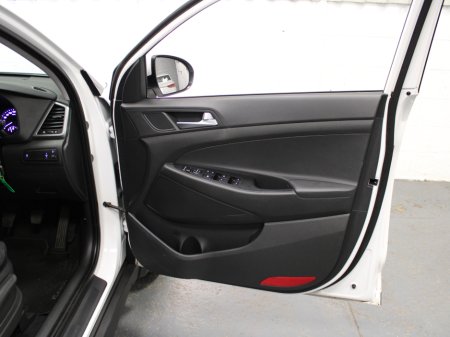 2017 Hyundai Tucson - thumbnail 22